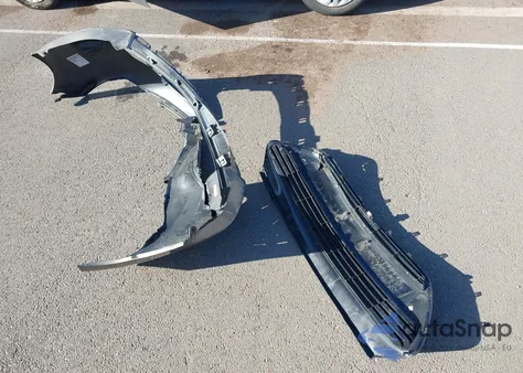 2018 Toyota Corolla Le from USA, damaged, VIN 5YFBURHE9JP763126